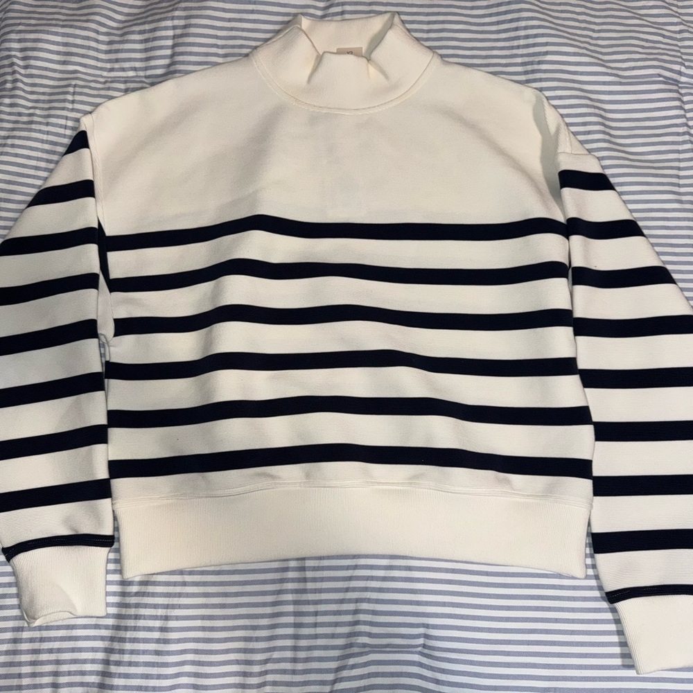 Chic Striped Black and White Sweater